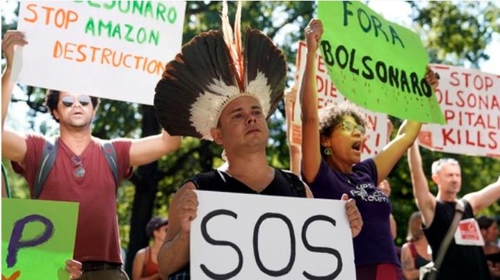 'SOS 아마존' 시위 세계 주요국 도시에 있는 브라질 대사관과 영사관 앞에서 23일(현지시간) 아마존 열대우림 보호를 촉구하는 시위가 벌어졌다. [브라질 뉴스포털 G1]