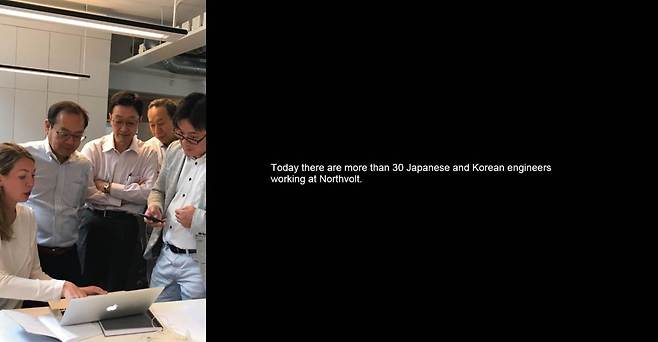 스웨덴의 노스볼트 연구실에서 동양인 남성 직원들이 모여 업무를 논의하고 있다. 오른쪽에는 "30명이 넘는 한국인·일본인 엔지니어들이 노스볼트에서 일하고 있다"고 설명하고 있다.(노스볼트 홈페이지 캡쳐). © 뉴스1
