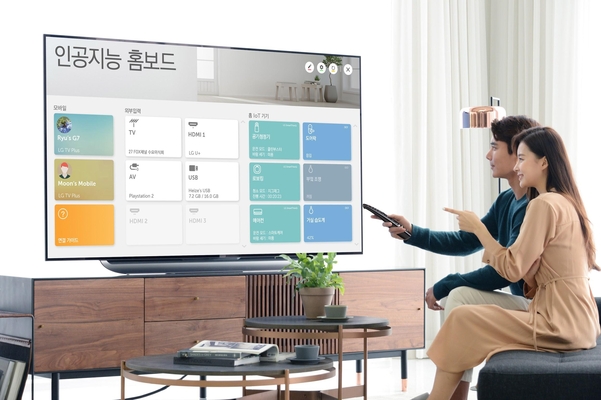 미국 컨슈머리포트가 선정한 올해 최고 TV 제품인 LG전자의 2019년형 55인치 OLED TV(LG OLED55C9PUA TV). /LG전자