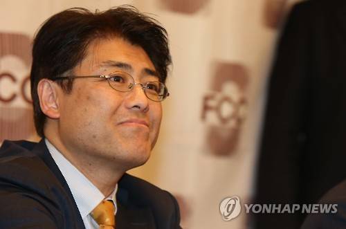 기자회견 하는 산케이 전 지국장 - 17일 오후 프레스센터에서 박근혜 대통령의 명예를 훼손한 혐의로 기소된 가토 다쓰야(加藤達也) 일본 산케이(産經)신문 전 서울지국장이 1심에서 무죄 판결받은 후 기자회견을 하고 있다. 2015.12.17 연합뉴스 기자회견 하는 산케이 전 지국장 - 17일 오후 프레스센터에서 박근혜 대통령의 명예를 훼손한 혐의로 기소된 가토 다쓰야(加藤達也) 일본 산케이(産經)신문 전 서울지국장이 1심에서 무죄 판결받은 후 기자회견을 하고 있다. 2015.12.17 연합뉴스