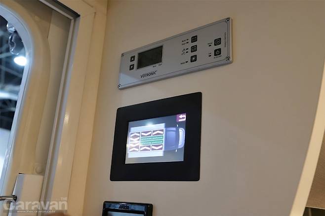 출입구 측면 컨트롤 패널