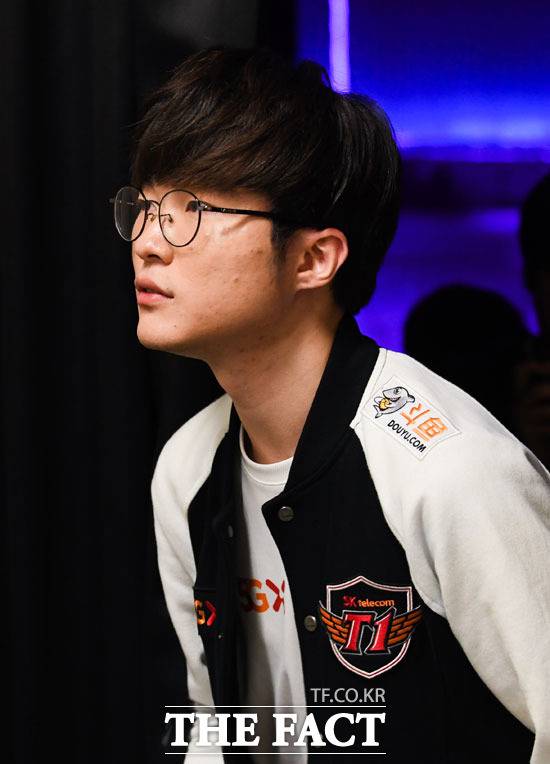 SK텔레콤T1이 3일(한국 시간) 오후 스페인 마드리드 팔라시오 비스탈레그레에서 열린 '2019 리그오브레전드 월드 챔피언십'(롤드컵) 4강 G2전 2세트에서 승리했다. 사진은 2세트에서 르블랑을 플레이 한 SK텔레콤T1 미드라이너 '페이커' 이상혁. /더팩트 DB