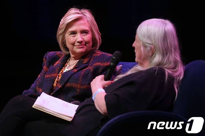힐러리 클린턴(왼쪽) © AFP=뉴스1