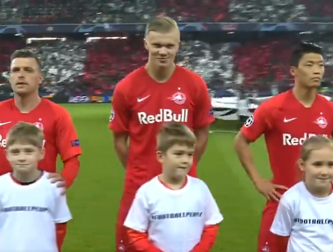 ▲ 경기 전 카메라를 응시하는 홀란 ⓒUEFA