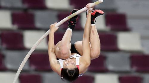 한국 여자 장대높이뛰기 대표 임은지가 바를 넘고 있다. 장대높이뛰기는 기술도핑 역사에서 시초로 언급되는 종목이다.