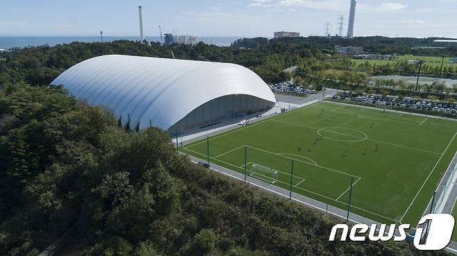 후쿠시마 나라하에 위치한 J 빌리지 내 경기장 (그린피스 제공) © 뉴스1