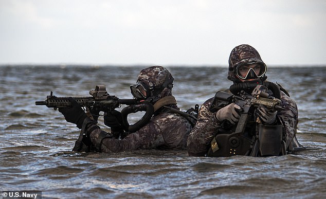훈련 중인 미군 최정예 부대인 네이비 실 팀 6. AFP 자료사진