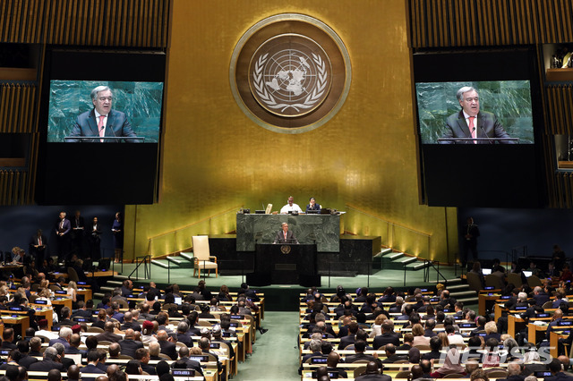 [뉴욕=AP/뉴시스] 중국과 러시아는 16일(현지시간) 유엔 대북 제재 일부 해제를 골자로 한 유엔 안전보장이사회 결의안 초안을 제안했다. 사진은 지난 9월 열린 유엔 총회의 모습. 2019.12.17.