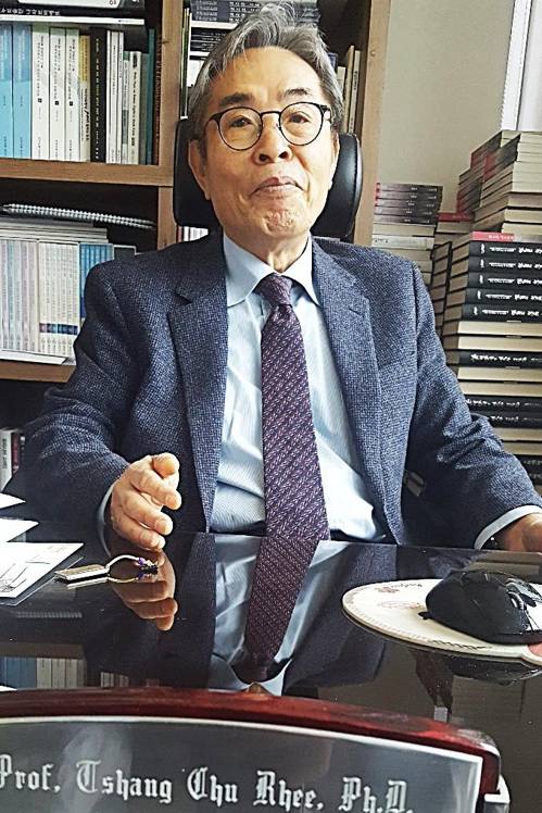 (서울=연합뉴스) 이희용 기자 = 이창주 국제코리아재단 상임의장이 27일 서울 광화문 국제코리아재단 사무실에서 연합뉴스 인터뷰에 응하고 있다.