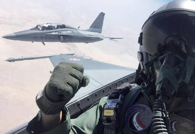 한국형 전투기(KF-X) 개발사업의 밑거름이 된 경공격기 FA-50의 이라크 수출버전 FA-50IQ가 이라크 상공을 날고 있다. 30년이라는 세계적으로 유례가 없는 짧은 기간에 우리는 초음속 전투기 수출국 반열에 올랐다. 이라크 공군 제공