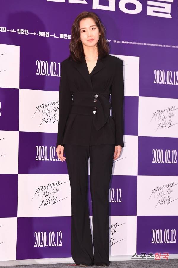 영화 '지푸라기라도 잡고 싶은 짐승들'(김용훈 감독) 언론시사회에 참석한 신현빈. 사진=이혜영 기자 lhy@hankooki.com