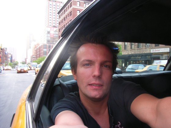 생전에 뉴욕의 택시에서 사진을 찍었던 마르크 랑어데이크. [사진 꾸리에 출판사]