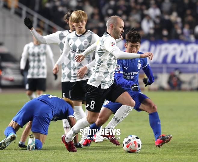 ▲ 유럽 역대 최고의 미드필더 중 한 명으로 평가 받는 이니에스타 ⓒ곽혜미 기자