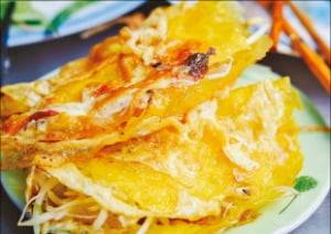 퀴논의 대표 음식 반쎄오.