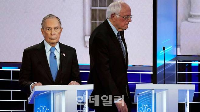 민주당 중도 후보의 대안으로 떠오른 마이클 블룸버그(왼쪽) 전 뉴욕시장과 버니 샌더스 상원의원. 사진=AFP