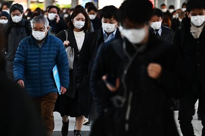 마스크를 쓴 일본 시민들. /사진=AFP