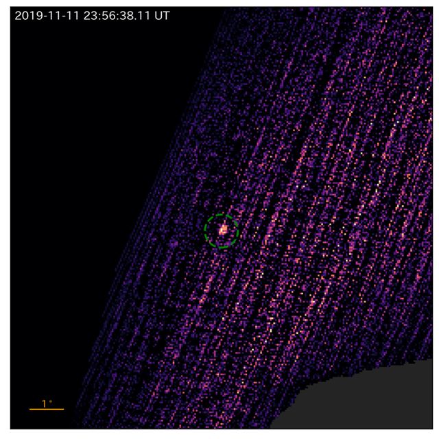 오시리스-렉스 우주선에 탑재된 REXIS 장비가 블랙홀 MAXI J0637-043에서 X-선 폭발을 포착했다. 녹색 원으로 표시된 부분이 X-선 폭발이다. (사진= NASA/고다드/애리조나대학/하버드대학)