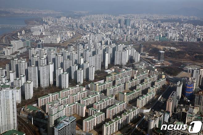 서울 시내 아파트 단지 모습. 2020.1.5/뉴스1 © News1 황기선 기자
