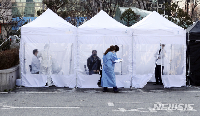 외신 특파원 기자가 한국 정부의 신종 코로나바이러스 감염증(코로나19) 사태 해소를 위한 적극적인 대책을 극찬했다. /사진=뉴시스