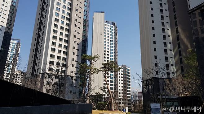 과천 푸르지오 써밋 단지 모습/사진= 박미주 기자