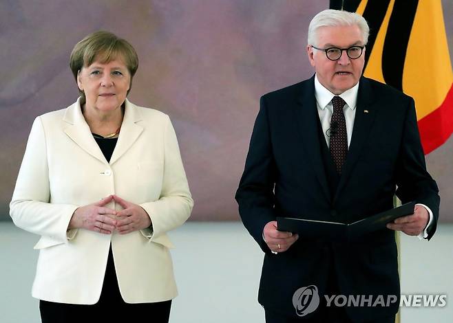 독일의 메르켈 총리(왼쪽)와 슈타인마이어 대통령 [EPA=연합뉴스]