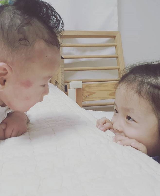 ▲ 정인 조정치 부부의 자녀. 출처ㅣ정인 SNS