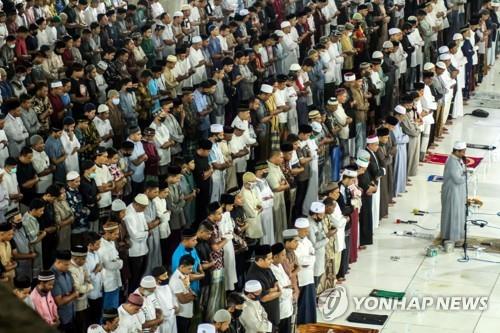 합동 기도회에 참석한 인도네시아 아체주 무슬림 [로이터=연합뉴스]