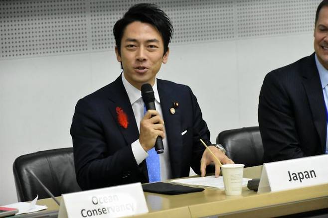 고이즈미 신지로 일본 환경상. (사진=일본 환경성 트위터 캡처)