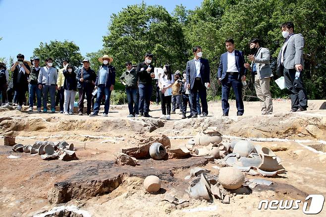 13일 경남도기념물 제45호로 지정된 유하리유적 발굴조사 현장이 공개됐다. © 뉴스1