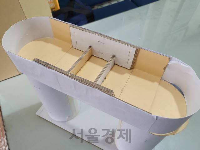 고 유재국 경위가 지난 2월 사고 당시 빠져나오지 못한 서울 가양대교 교량의 내부 모습. 한강경찰대는 사후대책 마련을 위해 가양대교를 모형으로 제작했다./김태영기자