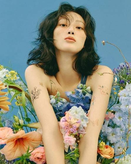 인스턴트 타투의 올해 스프링 컬렉션. 수채화 같은 색감이 특징이다. (사진 = 인스턴트 타투)