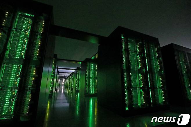 일본 이화학연구소와 후지쓰가 공동 개발한 슈퍼컴퓨터 '후가쿠' <자료사진> © AFP=뉴스1
