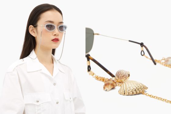 안경 체인을 단 복고풍 틴트 선글라스를 낀 모델(왼쪽)과 조개 소라껍질을 장식으로 단 안경 체인. 모두 ‘프레임 체인’ by 매치스패션 제품.