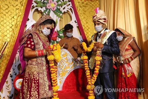 6월 15일 인도 보팔에서 진행된 결혼식 모습. 기사 내용과는 상관없음. [EPA=연합뉴스]