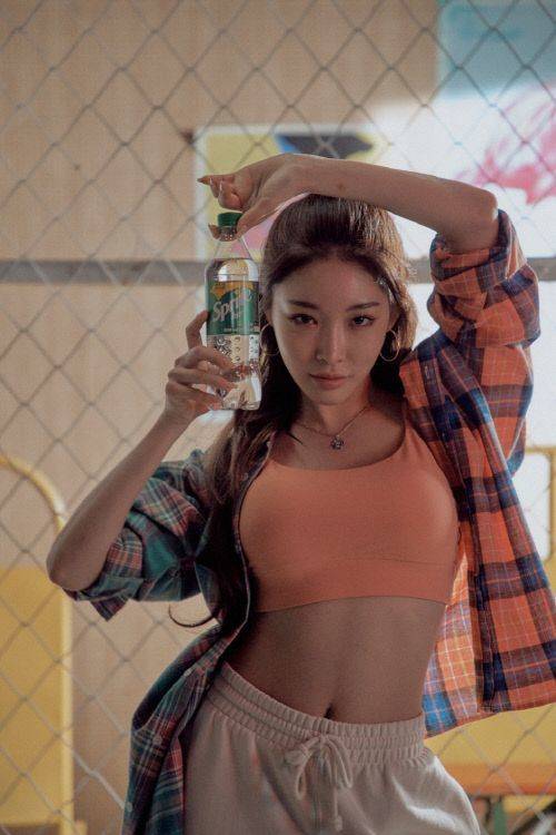 스프라이트 광고 모델 가수 청하. 코카콜라 제공