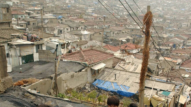 01년도 당시의 서울 신림동 난곡 지역 (사진=연합뉴스)