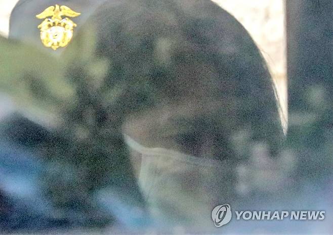 항소심서도 무기징역 선고받은 고유정 (제주=연합뉴스) 박지호 기자 = 전남편을 살해한 혐의로 1심에서 무기징역을 선고받은 고유정이 15일 오전 제주지법에서 자신의 항소심 선고공판에서도 무기징역을 선고받은 뒤 호송차에 오르고 있다. 2020.7.15 jihopark@yna.co.kr