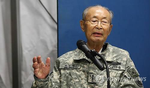 2013년 판문점 인근 주한미군의 뉴멕시코 사격장에서 미8군 명예사령관으로 임명된 백선엽 전 육군 대장. 연합뉴스