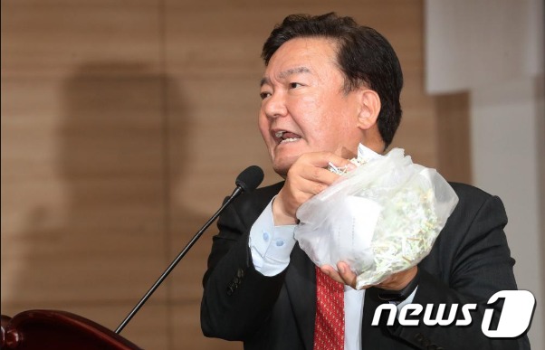 선거 조작 의혹을 제기한 바 있는 민경욱 전 의원