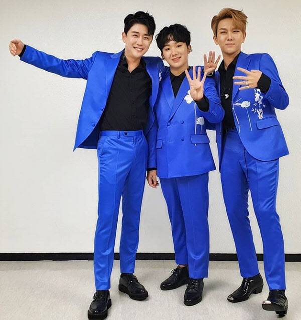 영탁, 남승민, 김수찬 등 사형제 팀(경연 당시 멤버인 안성훈은 콘서트에 참여하지 않음)이 함께 모였다. /영탁 인스타그램