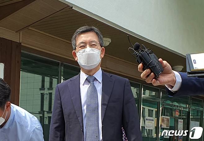 임영문 부산기독교총연합회 회장이 23일 오전 취재진과 만나 대면예배 등에 대한 이야기를 하고 있다. 2020.8.23 /© 뉴스1 노경민 기자