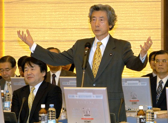 한때 파벌정치 개혁을 주장했던 고이즈미 준이치로 전 일본 총리. [중앙포토]