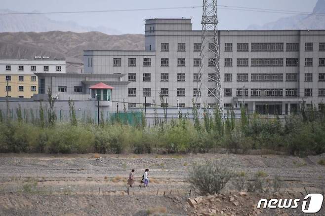 중국 서부 신장 자치구 '재교육' 수용소 © AFP=뉴스1
