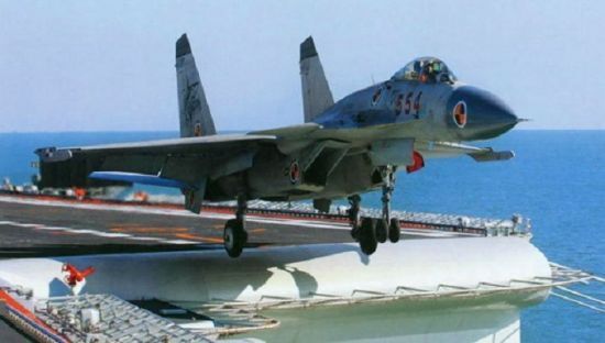 중국 항공모함의 함재기인 J-15 전투기의 모습.[이미지출처=중국 국방부 홈페이지/www.mod.gov.cn]