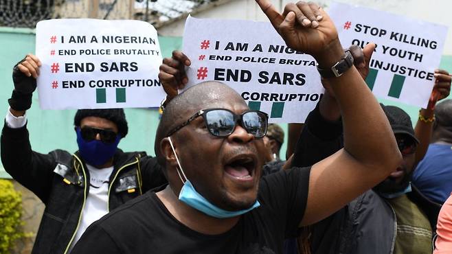 케냐 나이로비 나이지리아 대사관 앞에서도 #EndSARS 시위가 진행됐다