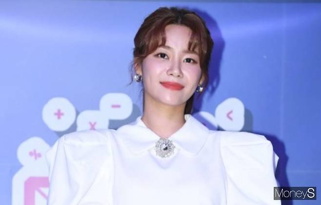 걸그룹 AOA 멤버 유나가 지민 탈퇴 후 3개월 만에 근황을 공개했다. /사진=장동규 기자