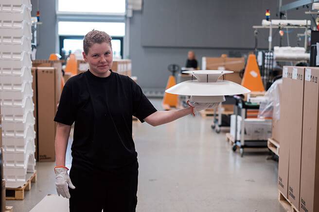 완성된 PH 5 펜던트 램프의 모습.