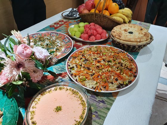 아프가니스탄의 대표 음식들. 푸짐하게 한 상을 차려 가족과 지인들이 나눈다. 전수진 기자