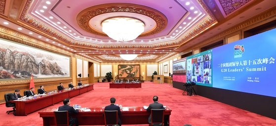 시진핑 중국 국가주석과 참모들이 지난 22일 G20 회의에 참석한 모습. [신화통신/연합뉴스]
