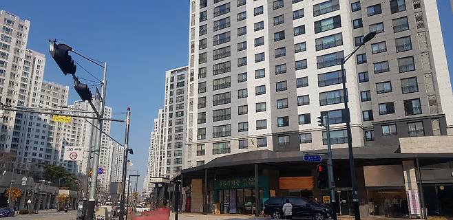 천안 서북구 불당동 내 신축아파트 단지들 모습/사진=조한송 기자